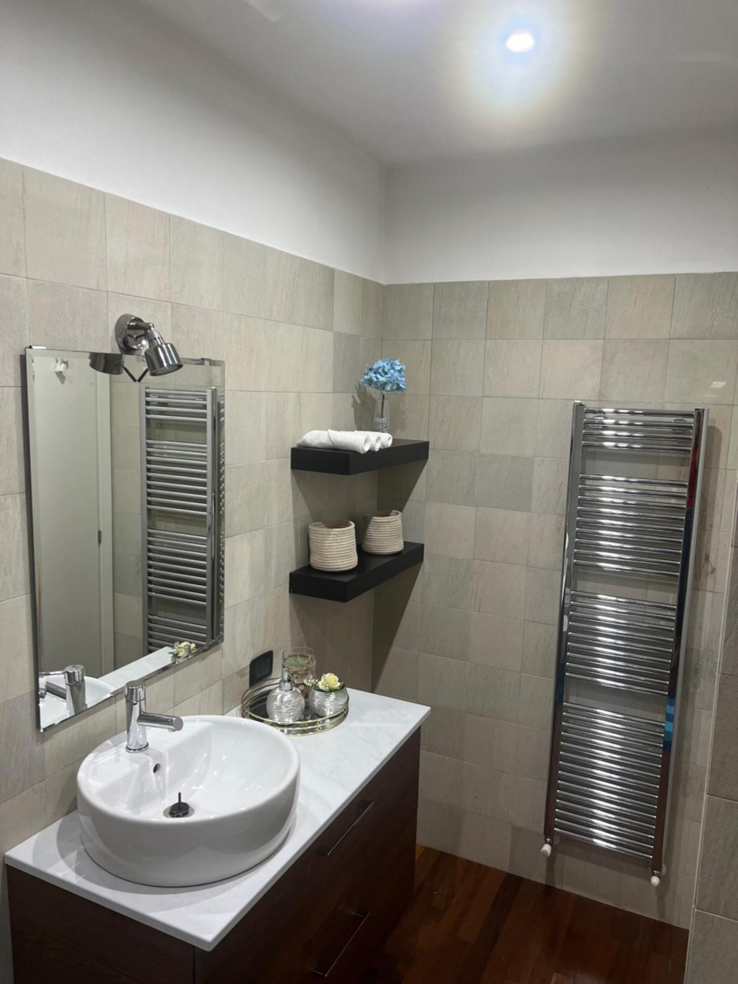 B&B Resilienza - Camera Privata Con Bagno Lecco Extérieur photo