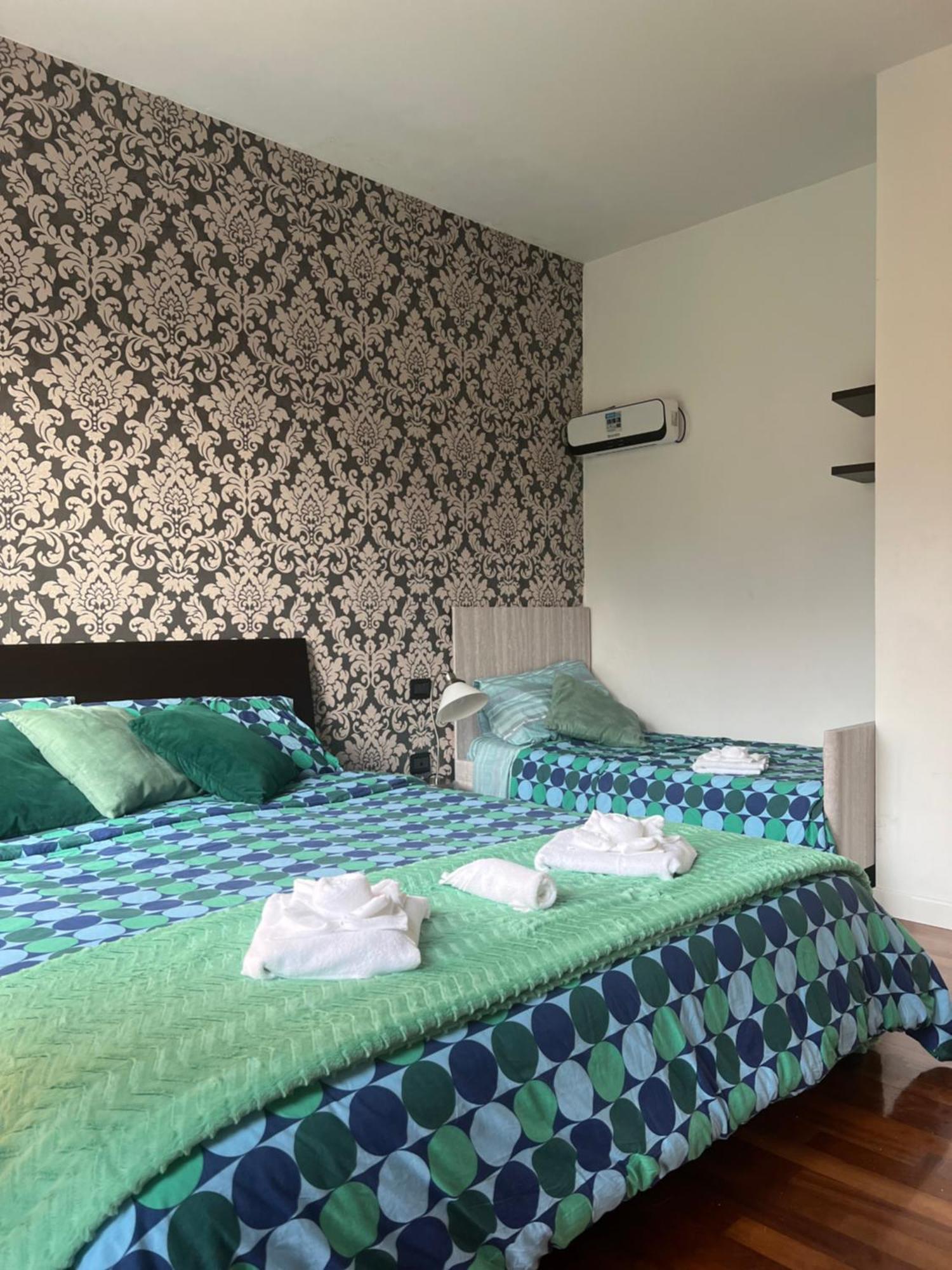 B&B Resilienza - Camera Privata Con Bagno Lecco Extérieur photo