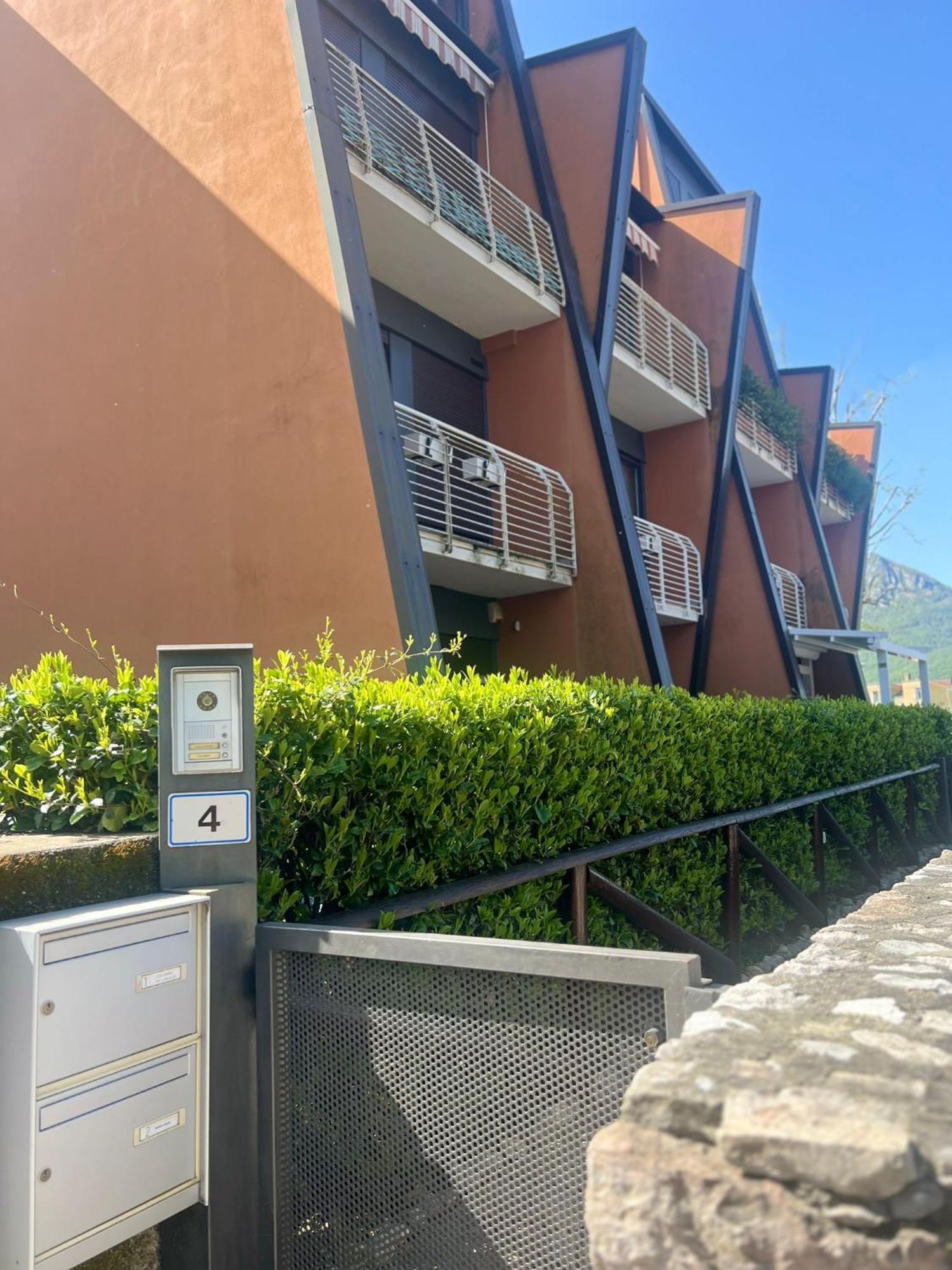 B&B Resilienza - Camera Privata Con Bagno Lecco Extérieur photo