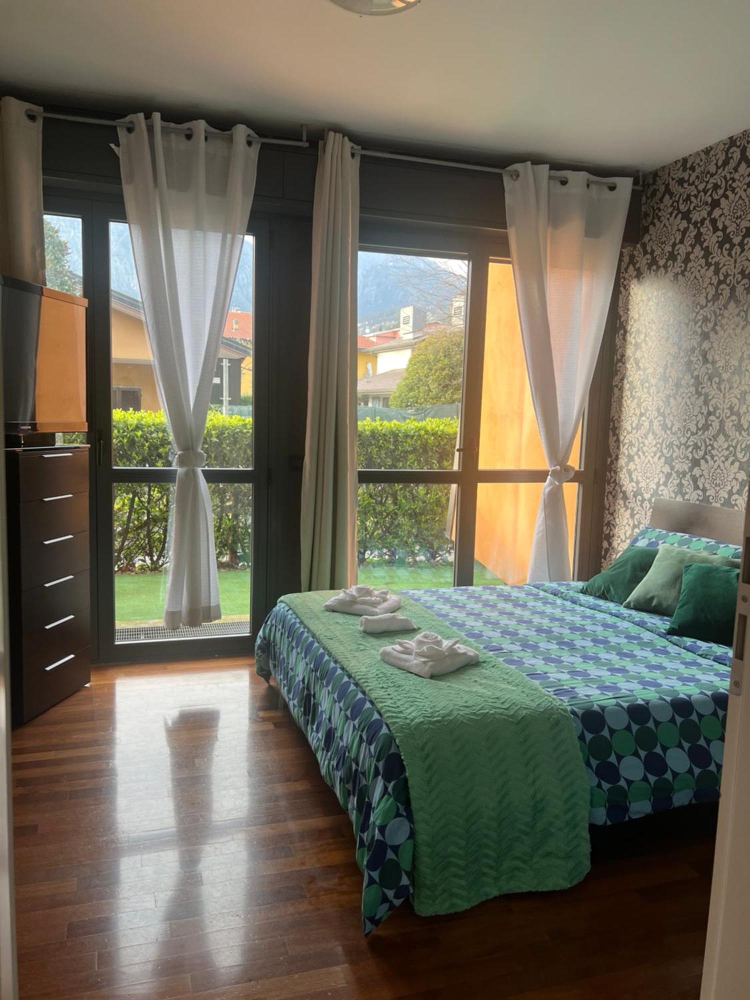 B&B Resilienza - Camera Privata Con Bagno Lecco Extérieur photo